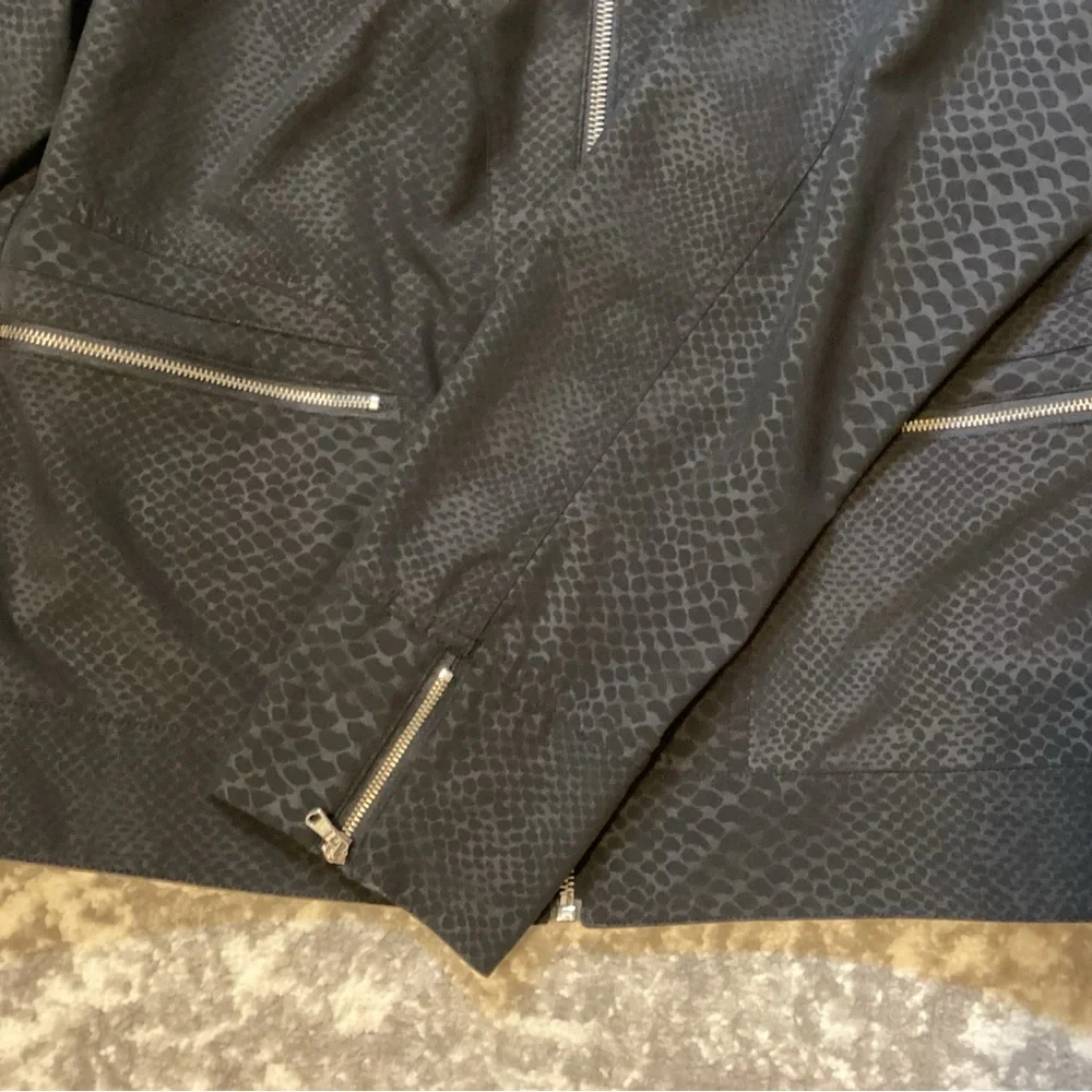 Chicos unlined Zenergy jacket in black size 1 - Picture 8 of 8